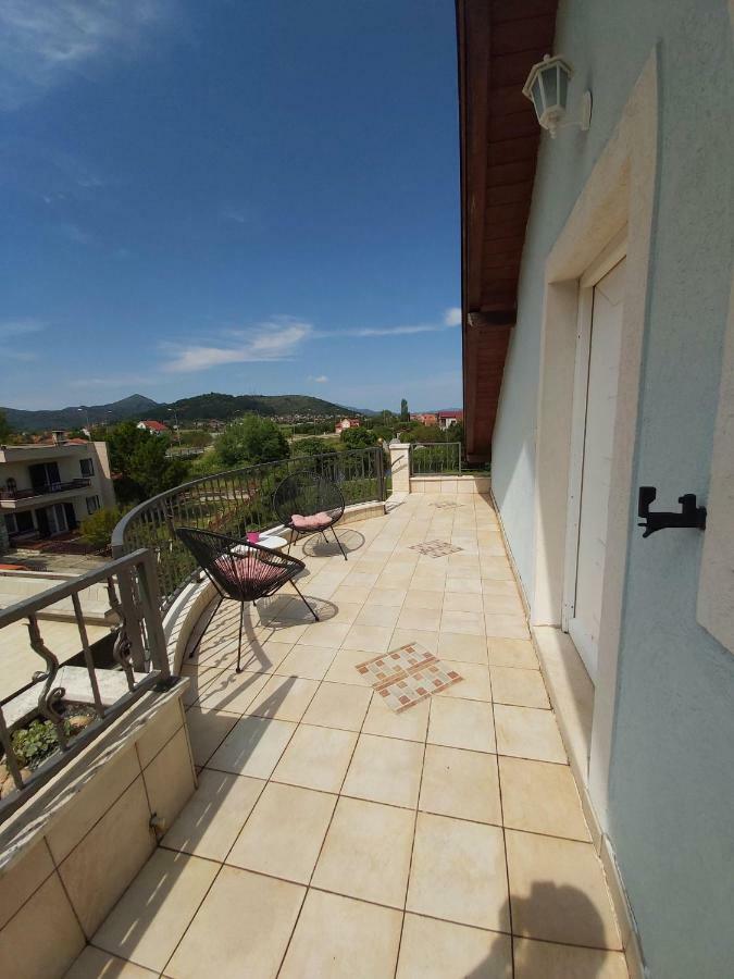 Апартаменты Apartman Kovac Требинье Экстерьер фото